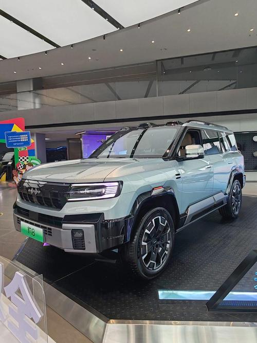 惠州142比亚迪方程豹硬派越野的爆款，英菲尼迪35周年与你共成长